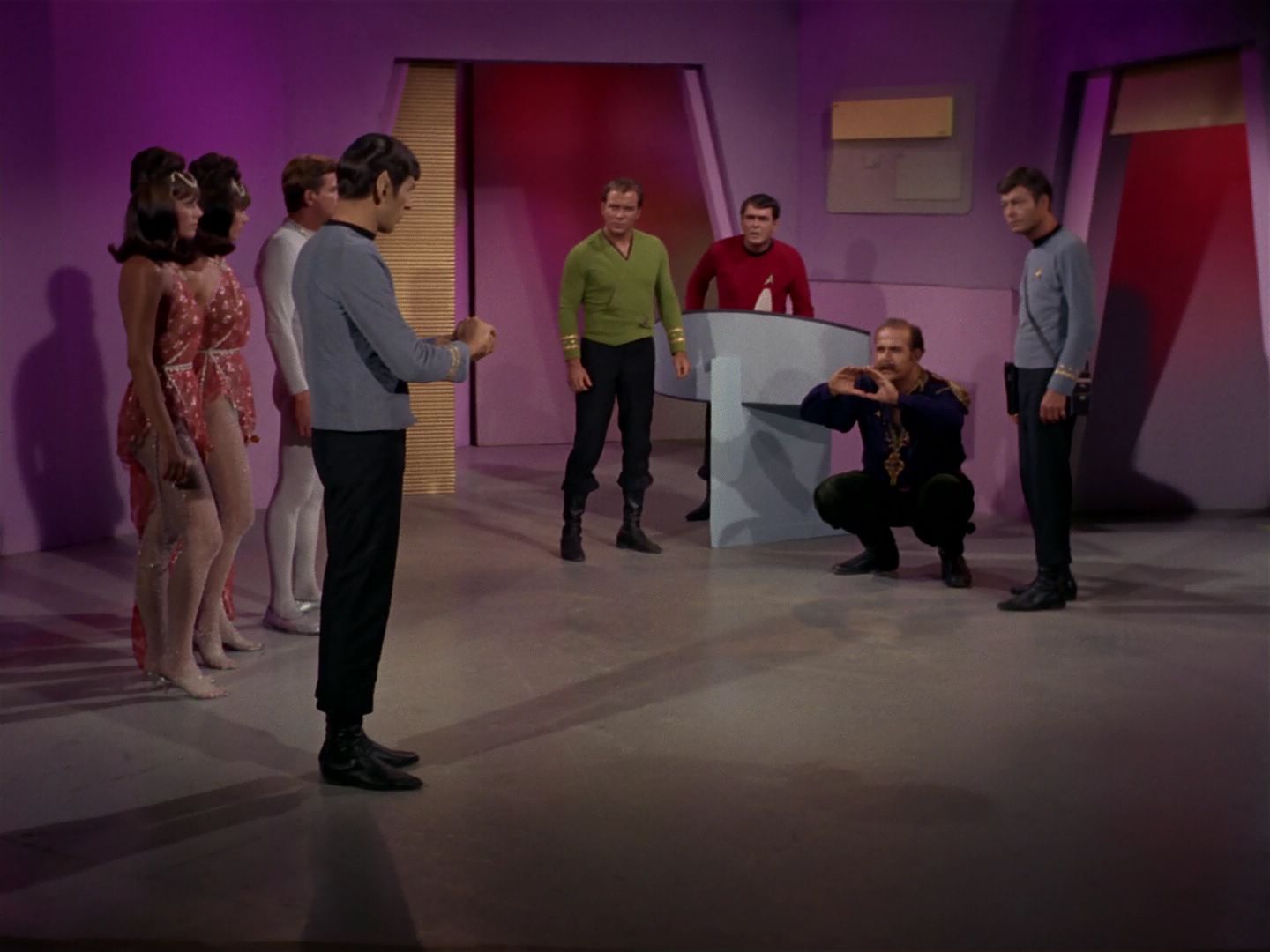 ariane179254_StarTrek_2x08_IMudd_3021.jpg