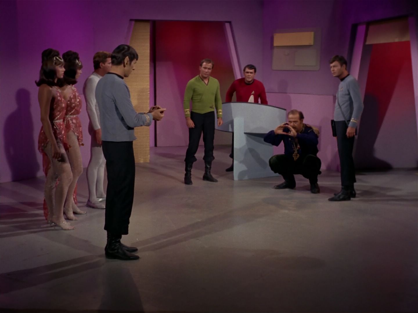 ariane179254_StarTrek_2x08_IMudd_3024.jpg