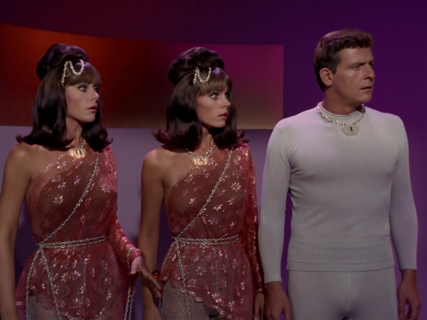 ariane179254_StarTrek_2x08_IMudd_3065.jpg