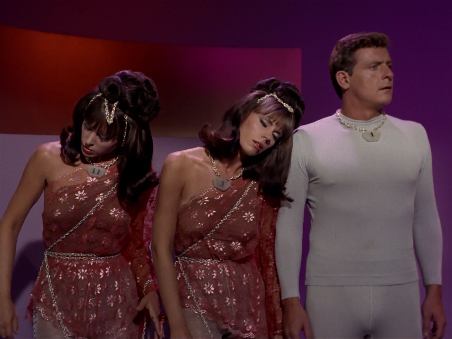 ariane179254_StarTrek_2x08_IMudd_3067.jpg