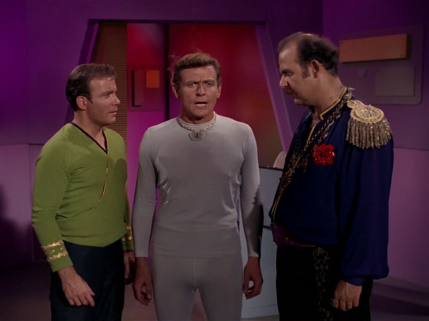 ariane179254_StarTrek_2x08_IMudd_3105.jpg