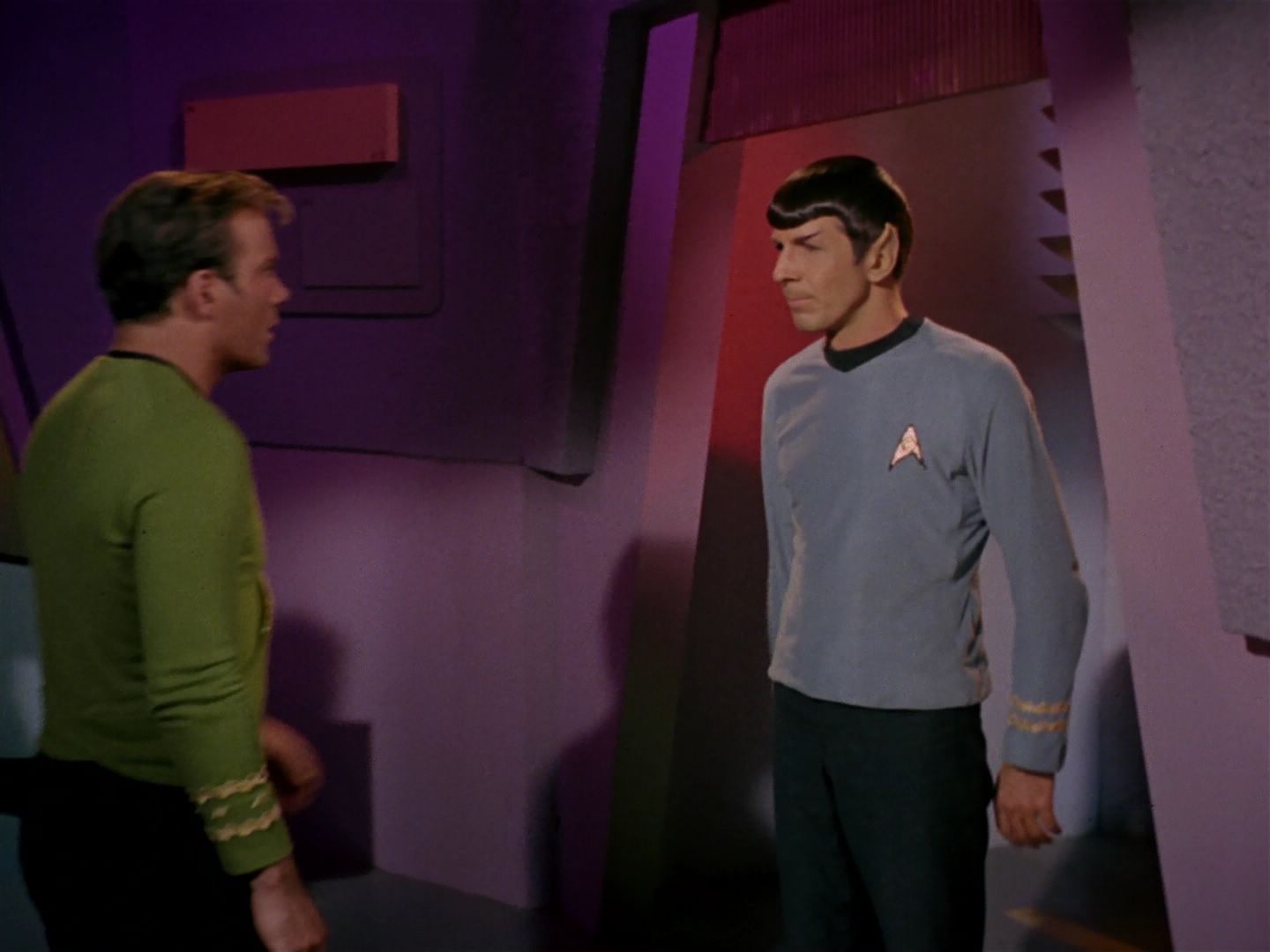 ariane179254_StarTrek_2x08_IMudd_3141.jpg