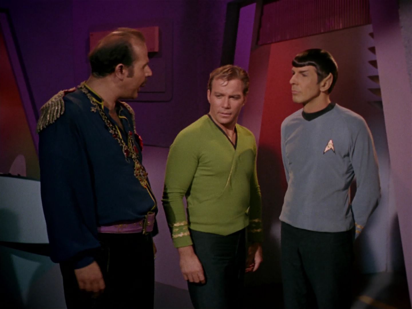 ariane179254_StarTrek_2x08_IMudd_3143.jpg