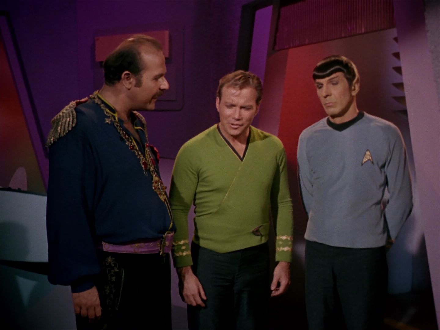 ariane179254_StarTrek_2x08_IMudd_3153.jpg