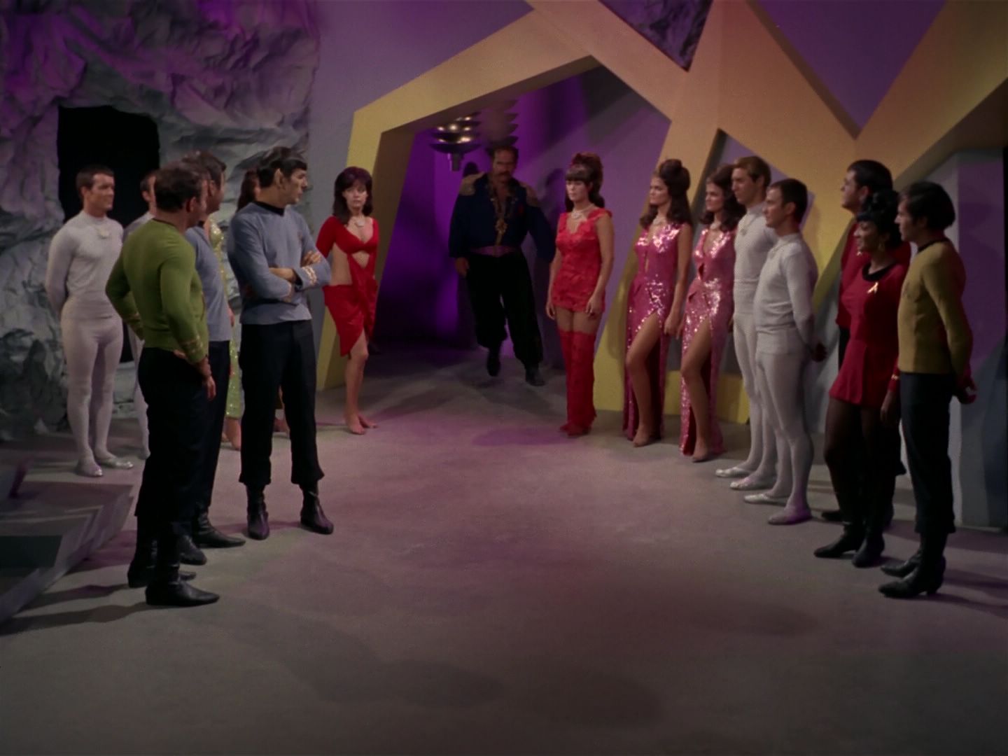 ariane179254_StarTrek_2x08_IMudd_3204.jpg