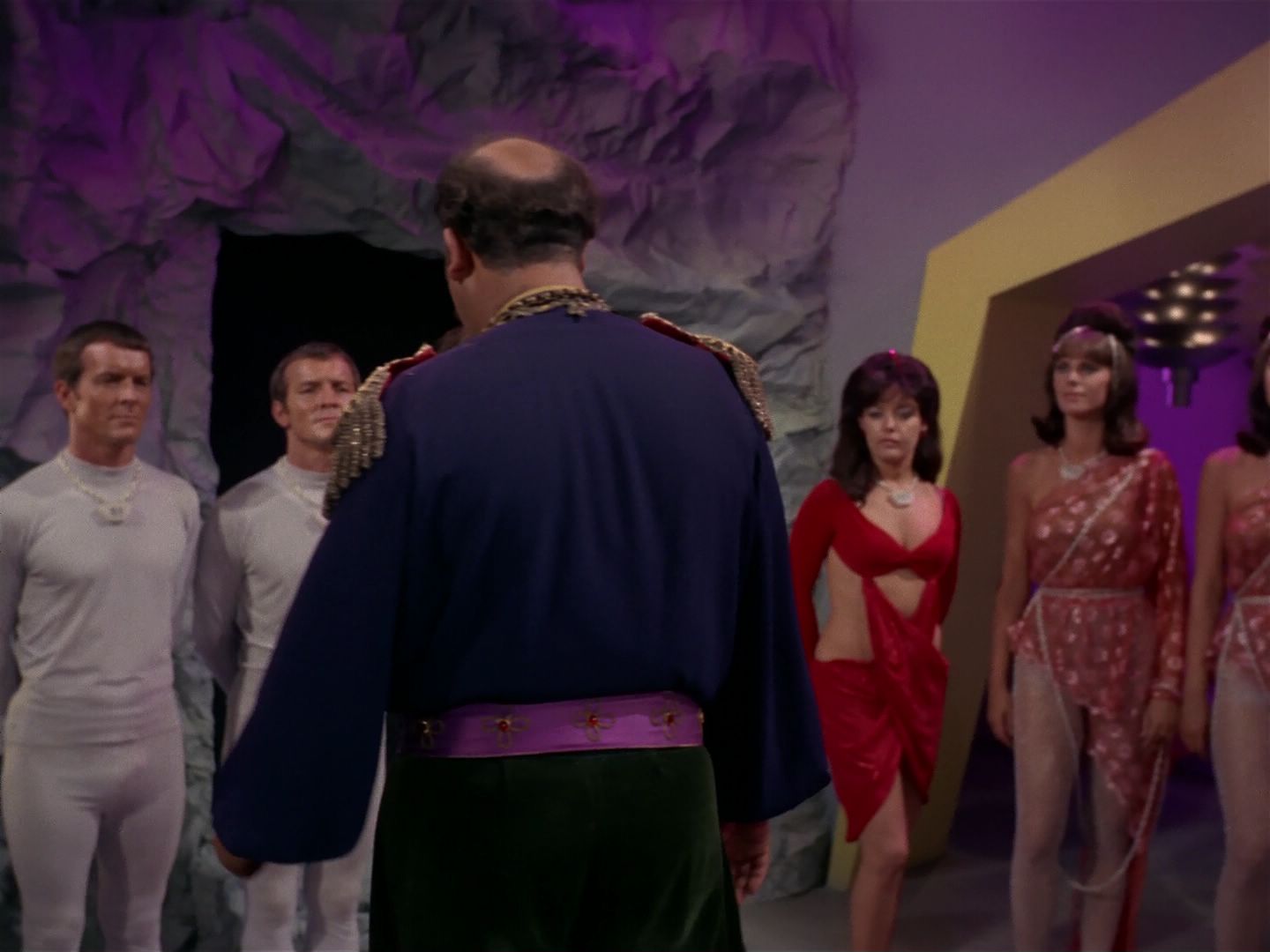 ariane179254_StarTrek_2x08_IMudd_3254.jpg