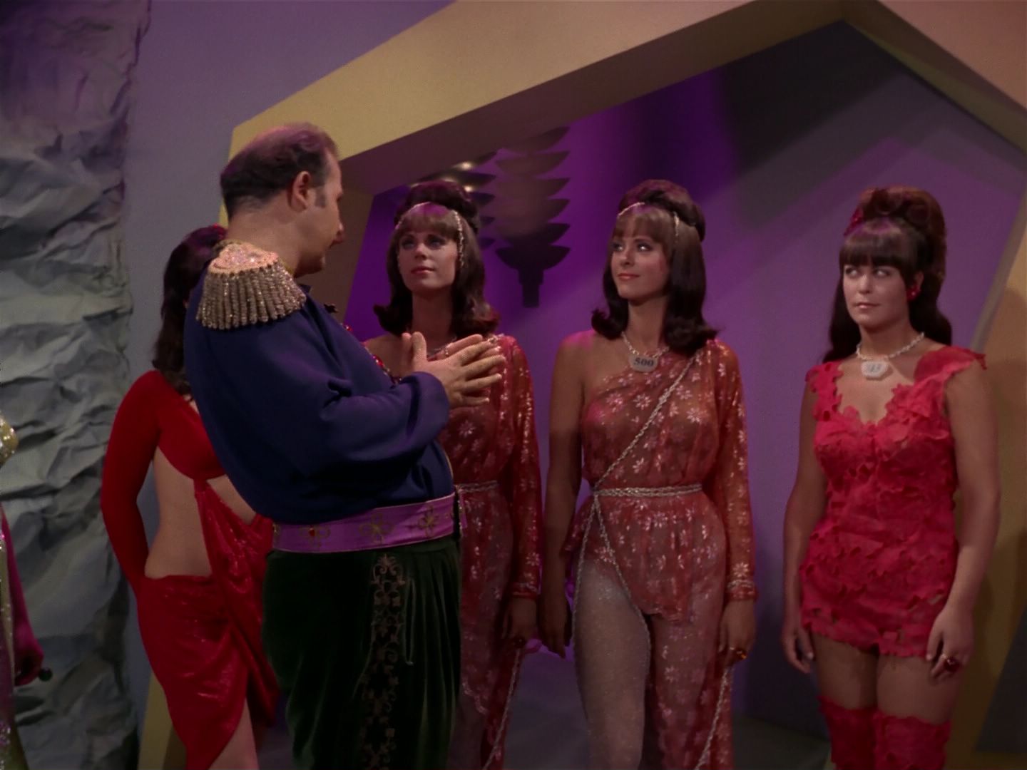 ariane179254_StarTrek_2x08_IMudd_3268.jpg