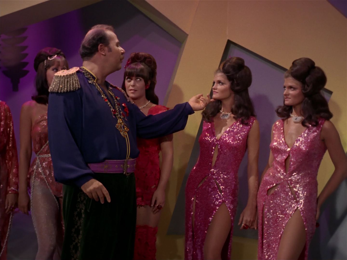 ariane179254_StarTrek_2x08_IMudd_3279.jpg