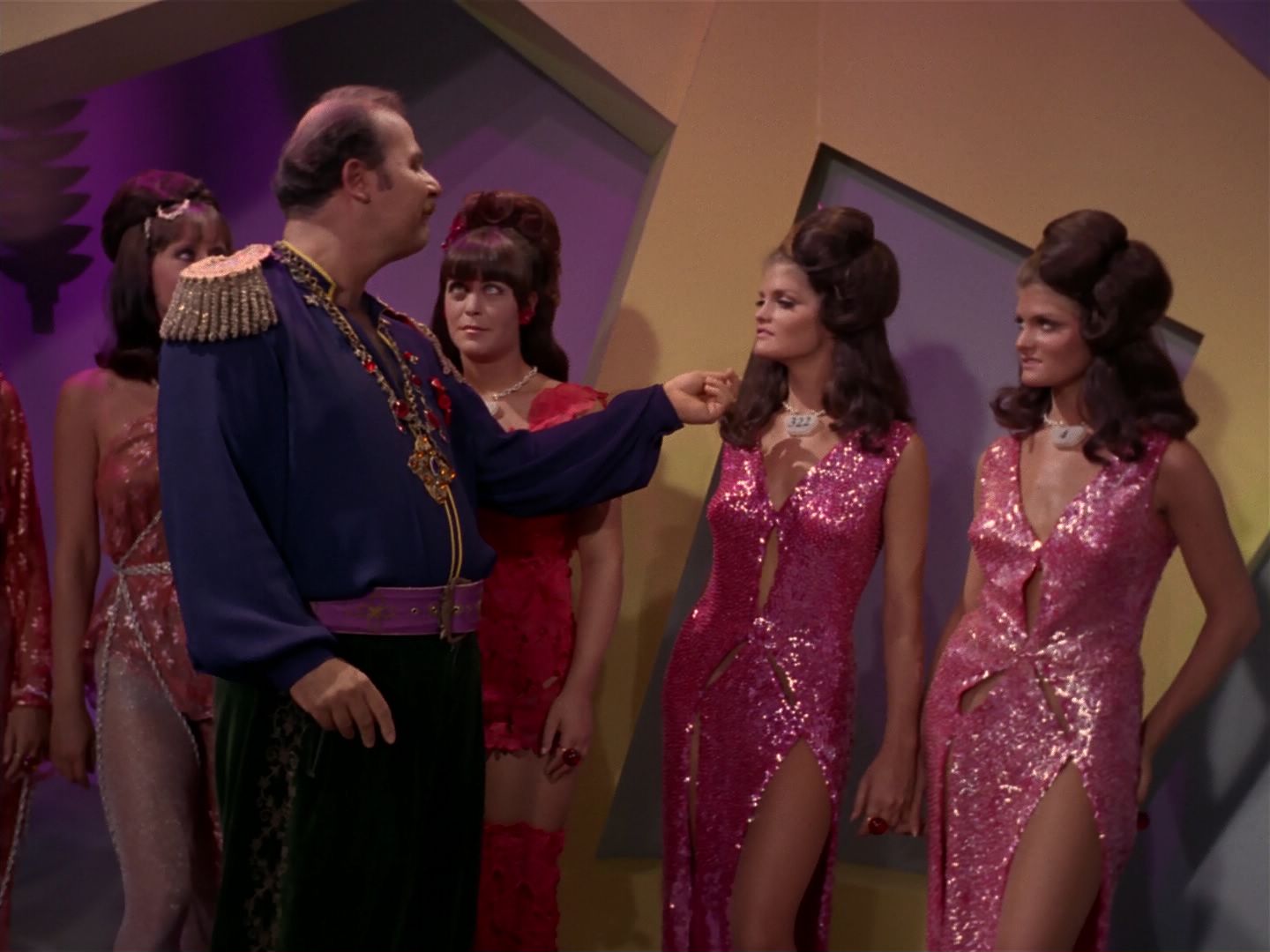 ariane179254_StarTrek_2x08_IMudd_3280.jpg
