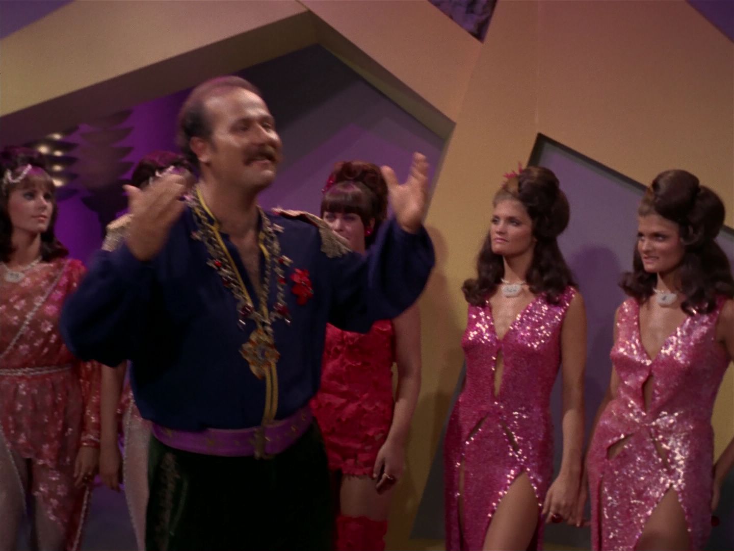 ariane179254_StarTrek_2x08_IMudd_3285.jpg