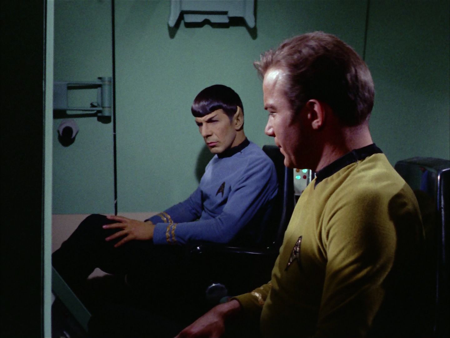 ariane179254_StarTrek_2x09_Metamorphosis_0026.jpg
