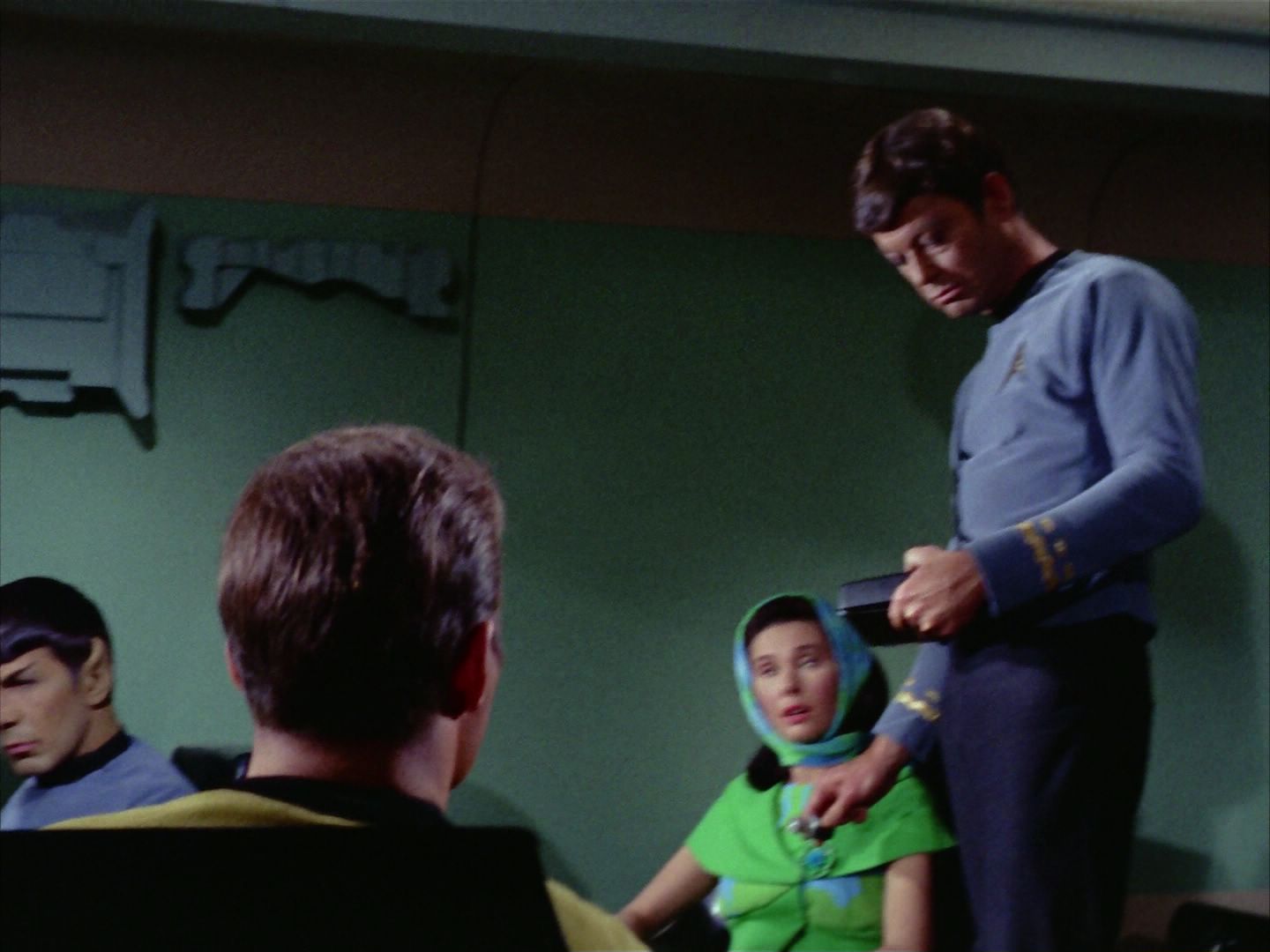 ariane179254_StarTrek_2x09_Metamorphosis_0028.jpg