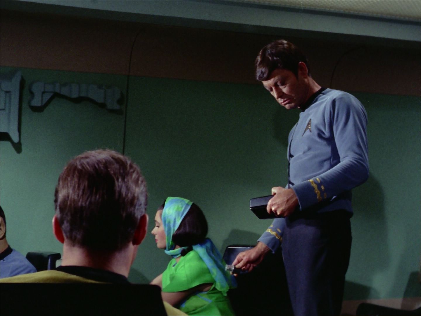 ariane179254_StarTrek_2x09_Metamorphosis_0030.jpg