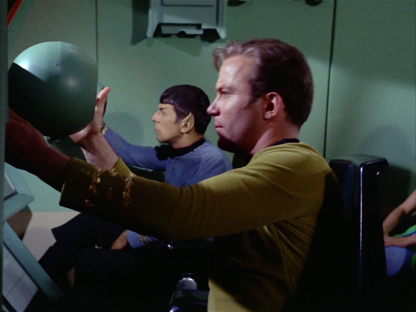 ariane179254_StarTrek_2x09_Metamorphosis_0104.jpg