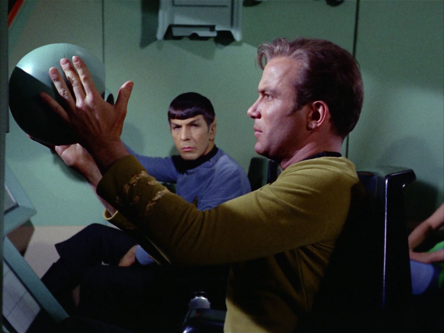 ariane179254_StarTrek_2x09_Metamorphosis_0110.jpg