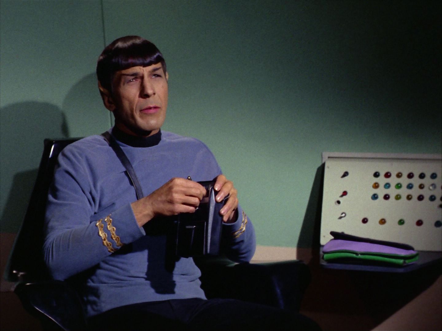 ariane179254_StarTrek_2x09_Metamorphosis_0325.jpg