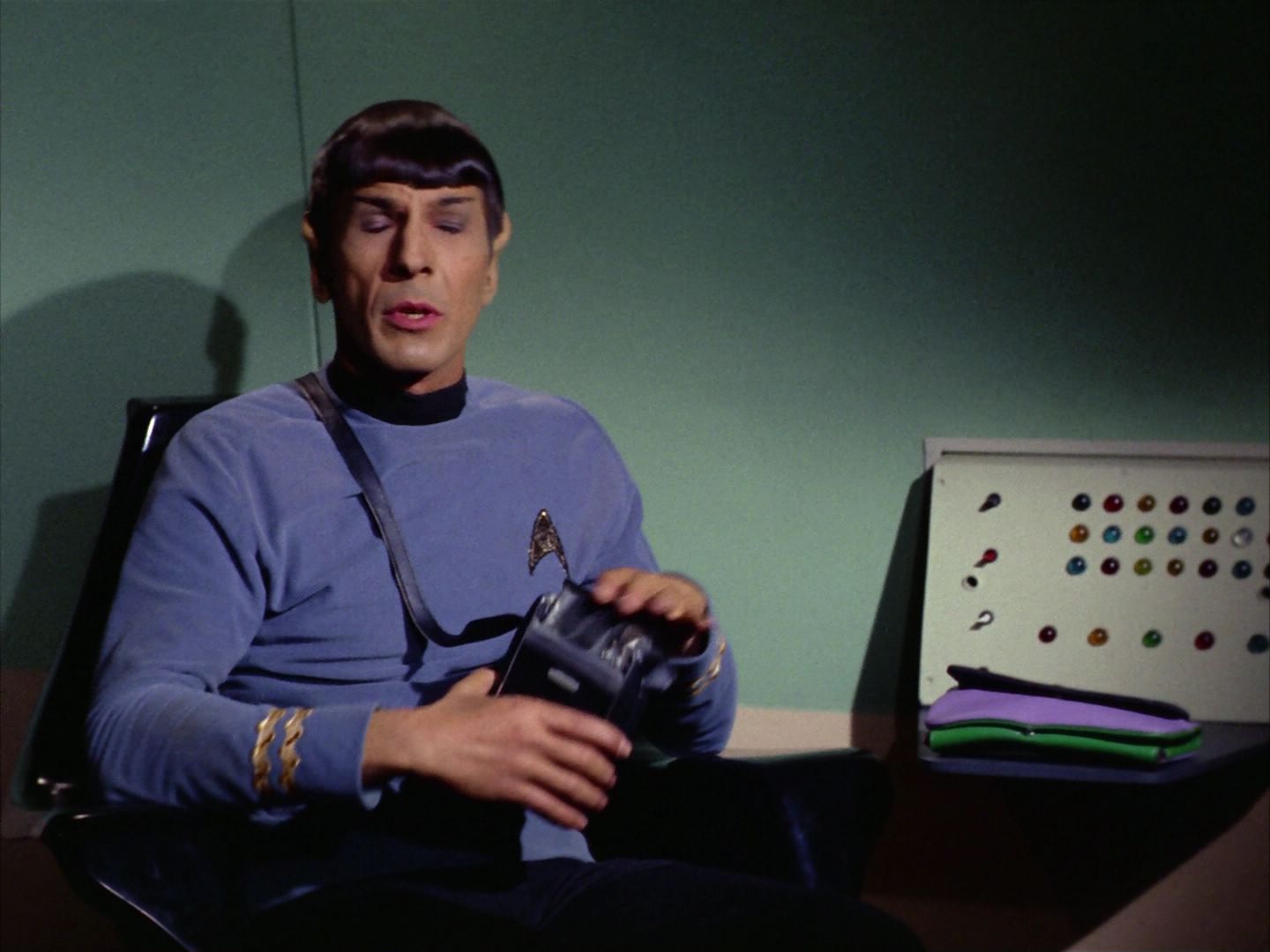 ariane179254_StarTrek_2x09_Metamorphosis_0340.jpg