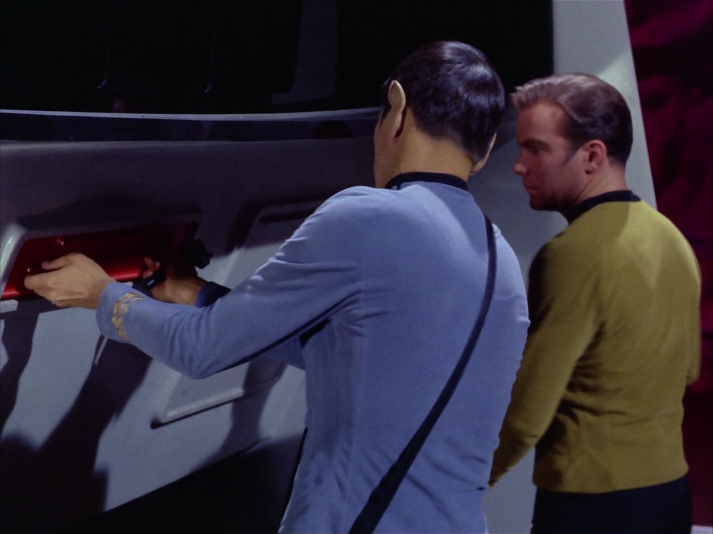 ariane179254_StarTrek_2x09_Metamorphosis_0384.jpg
