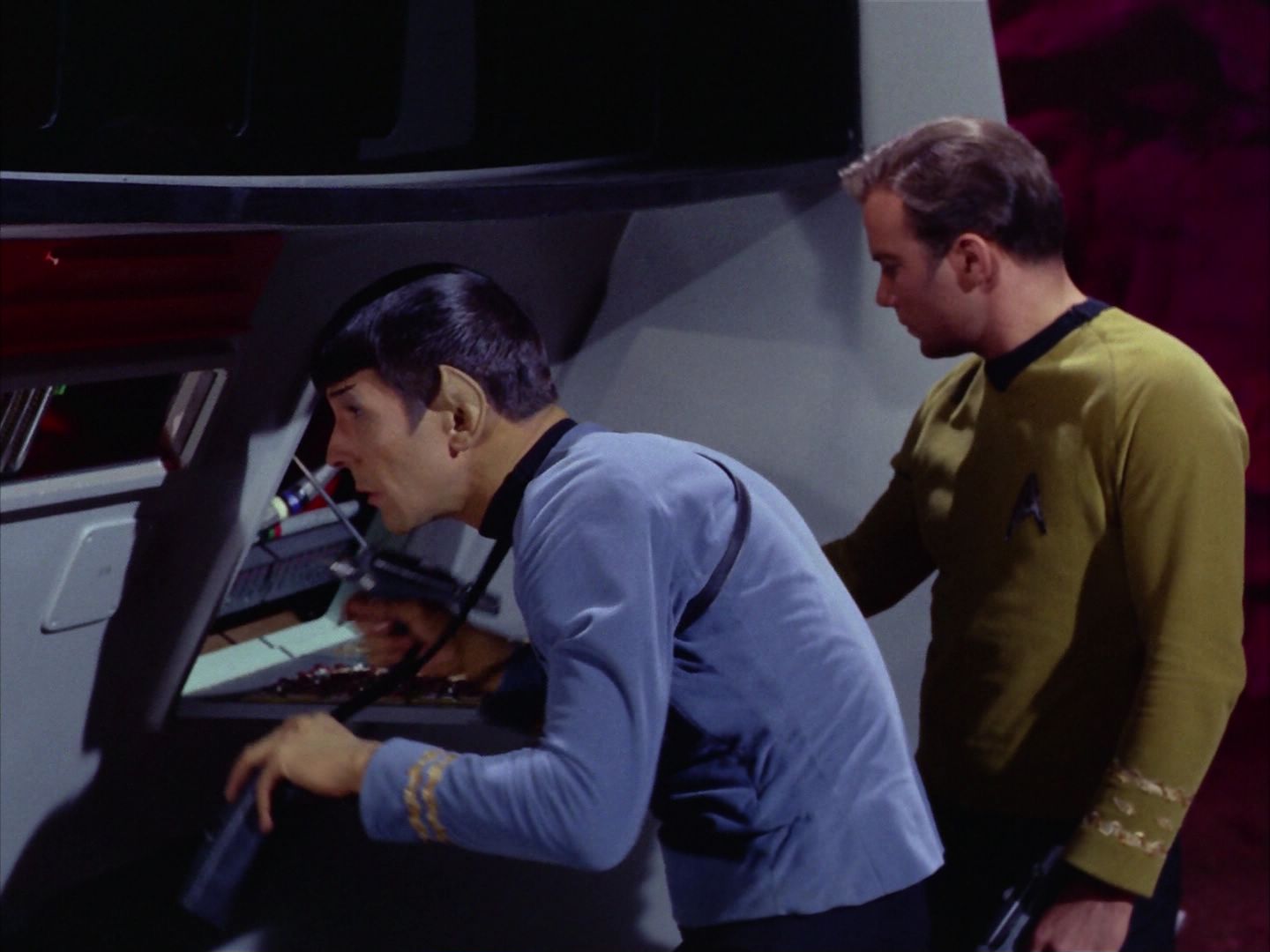 ariane179254_StarTrek_2x09_Metamorphosis_0394.jpg