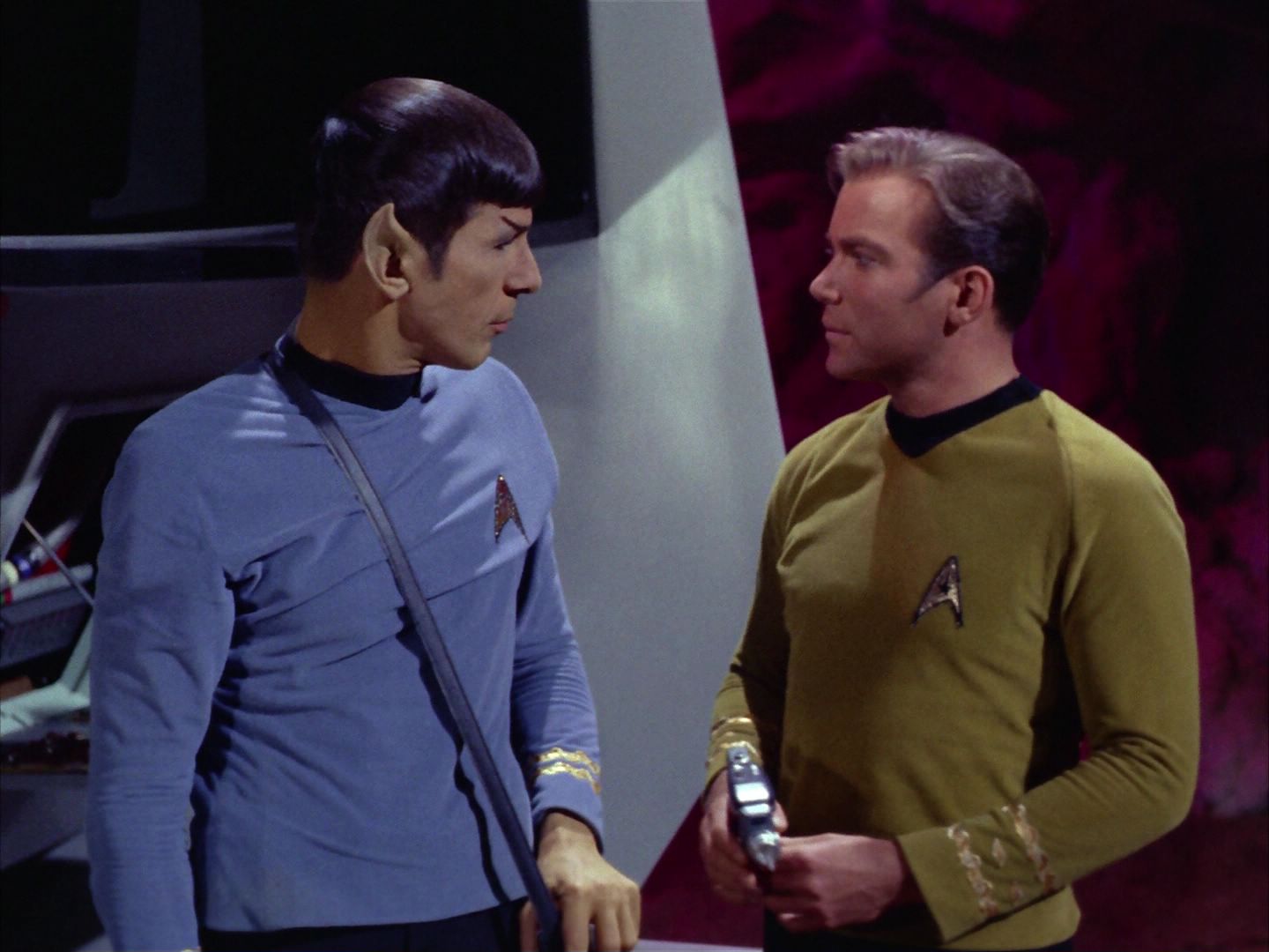 ariane179254_StarTrek_2x09_Metamorphosis_0403.jpg