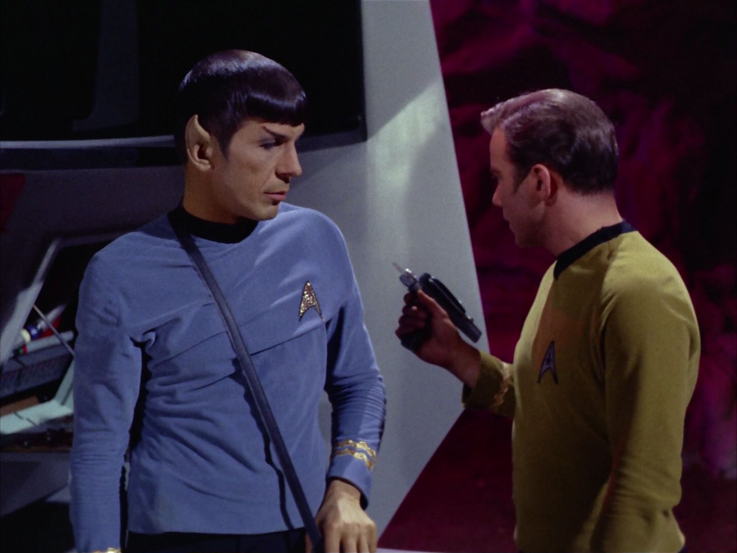 ariane179254_StarTrek_2x09_Metamorphosis_0407.jpg