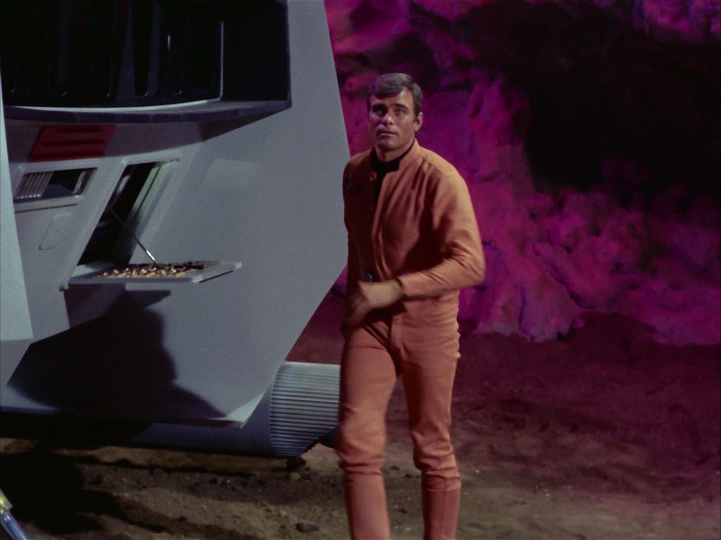 ariane179254_StarTrek_2x09_Metamorphosis_0565.jpg
