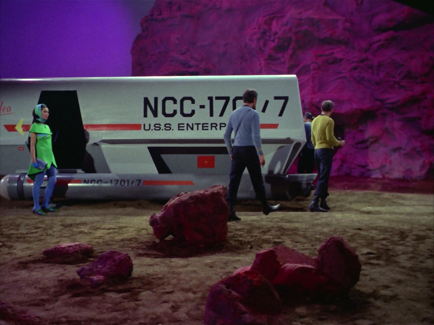 ariane179254_StarTrek_2x09_Metamorphosis_0663.jpg