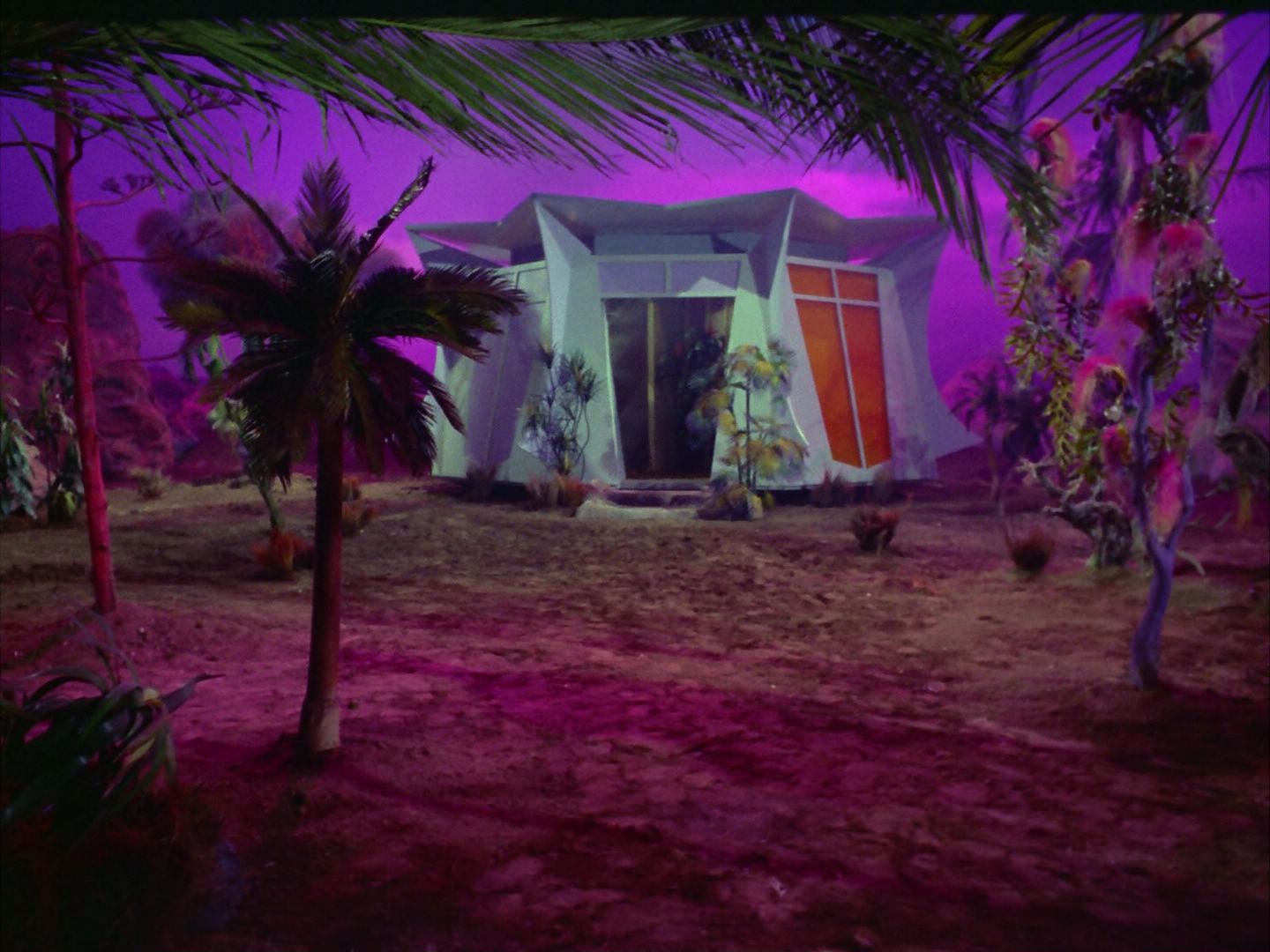 ariane179254_StarTrek_2x09_Metamorphosis_0707.jpg