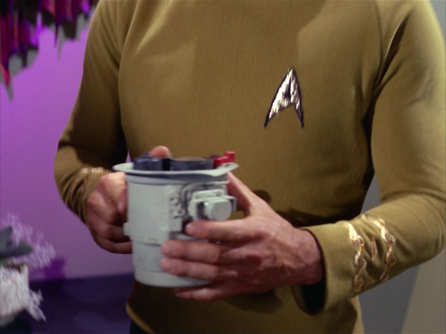 ariane179254_StarTrek_2x09_Metamorphosis_0740.jpg