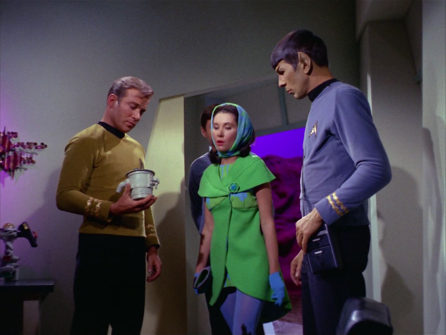 ariane179254_StarTrek_2x09_Metamorphosis_0766.jpg
