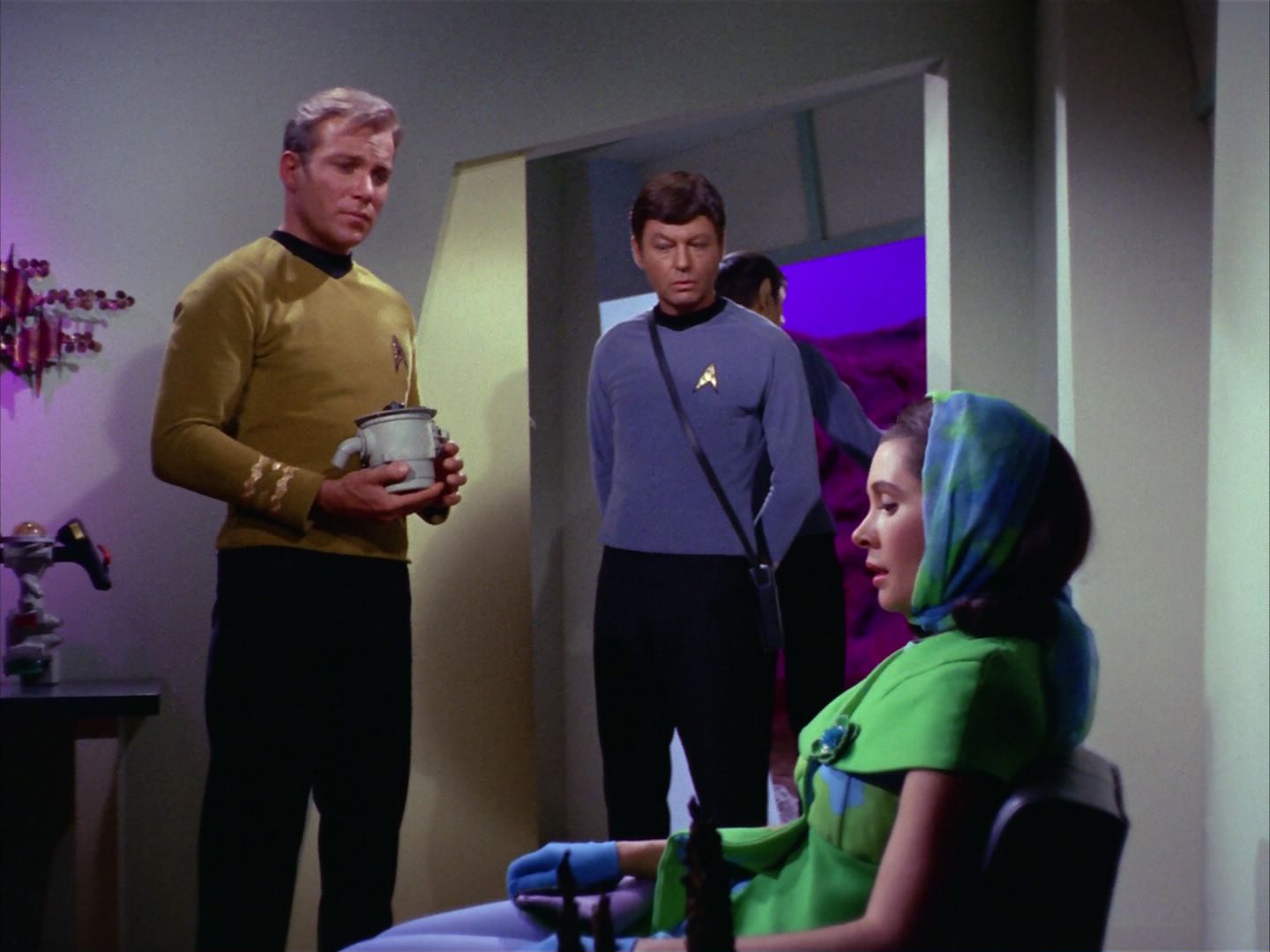 ariane179254_StarTrek_2x09_Metamorphosis_0771.jpg