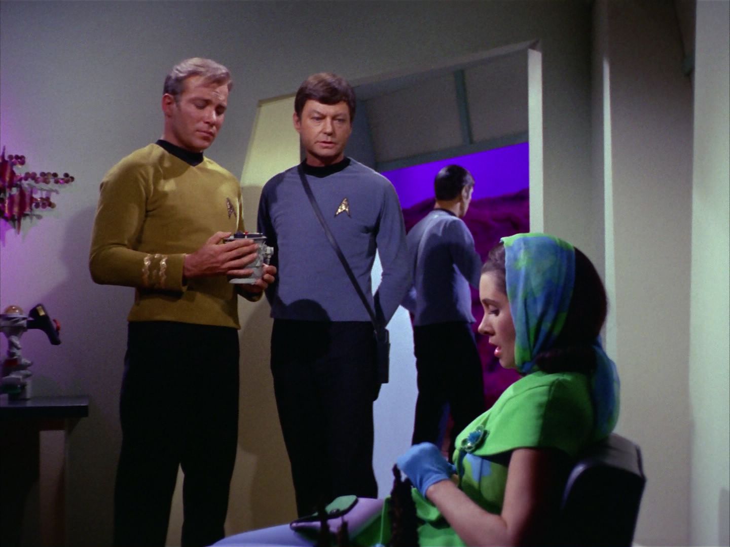 ariane179254_StarTrek_2x09_Metamorphosis_0774.jpg
