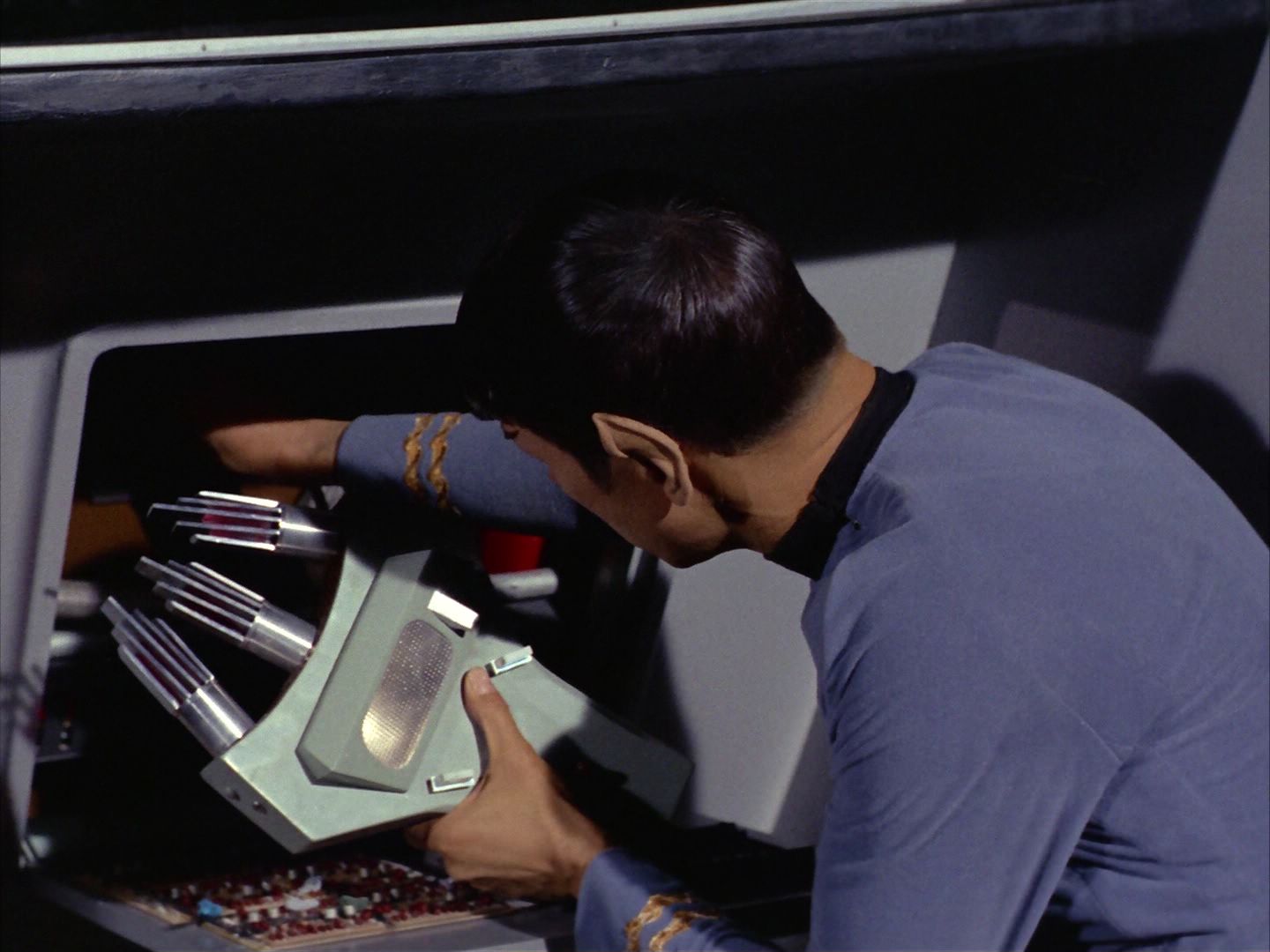 ariane179254_StarTrek_2x09_Metamorphosis_1247.jpg