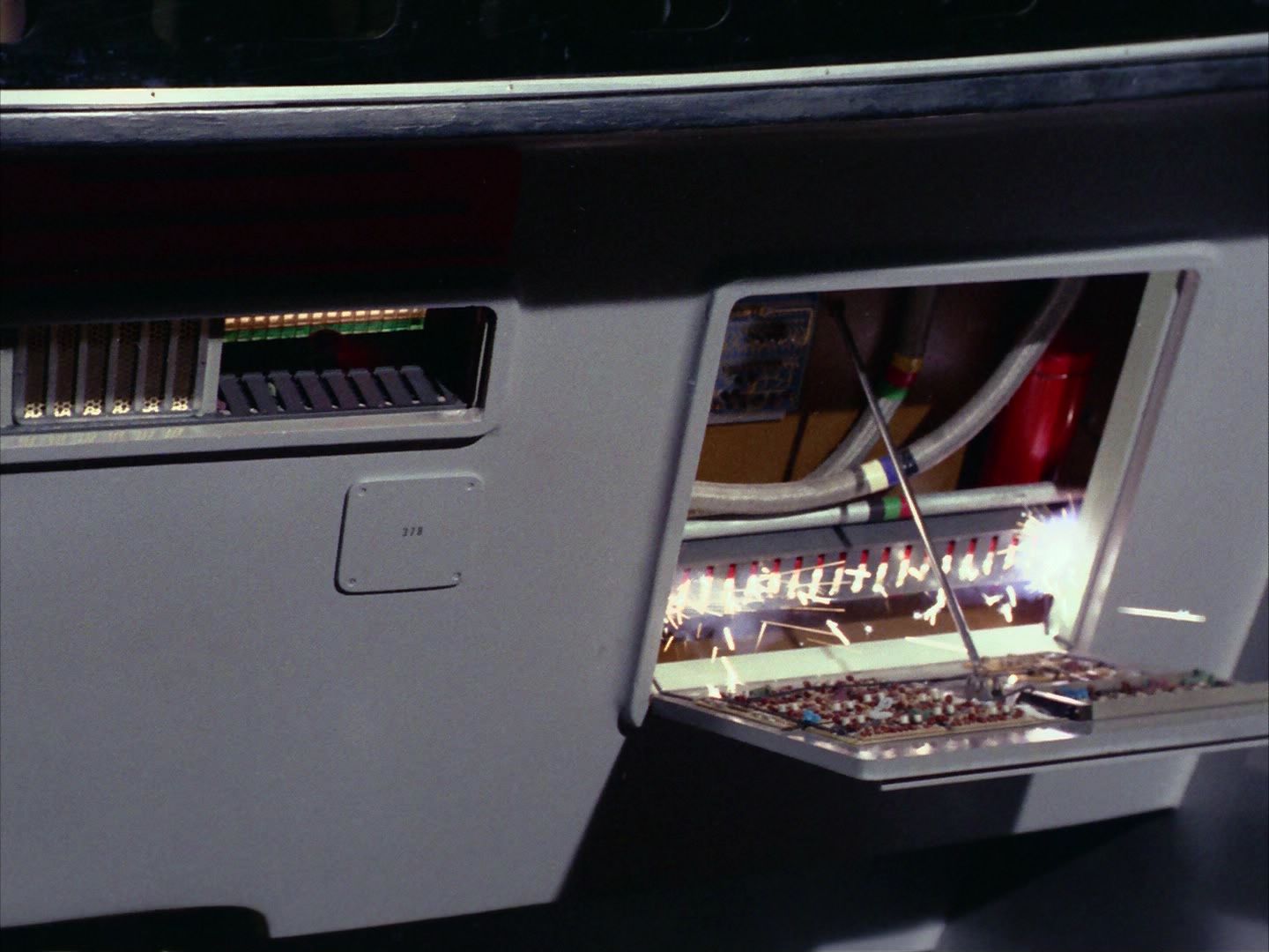 ariane179254_StarTrek_2x09_Metamorphosis_1275.jpg