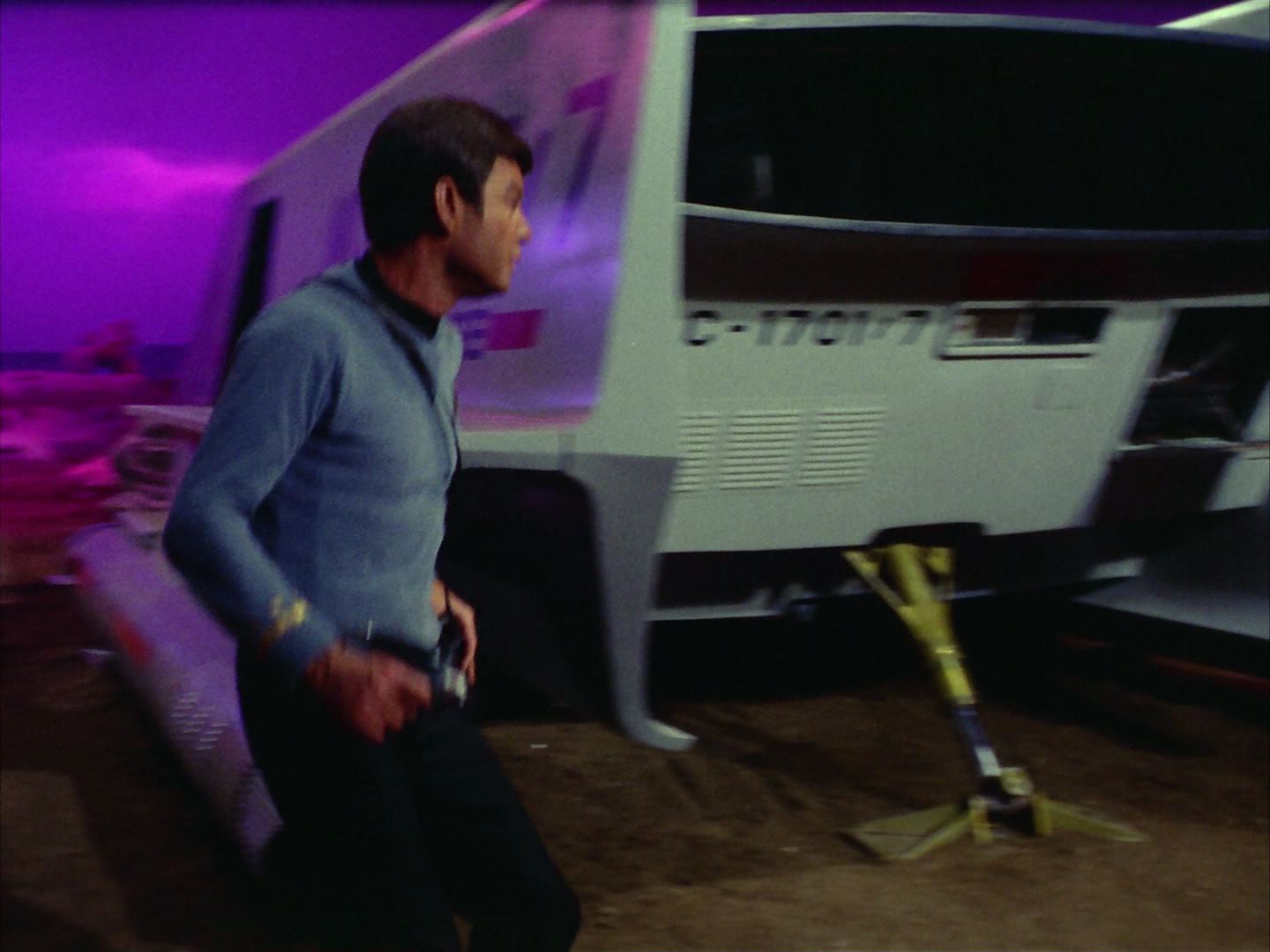 ariane179254_StarTrek_2x09_Metamorphosis_1474.jpg