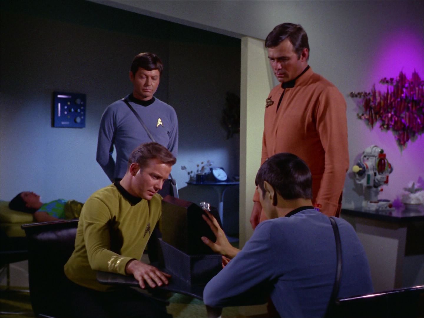 ariane179254_StarTrek_2x09_Metamorphosis_1539.jpg