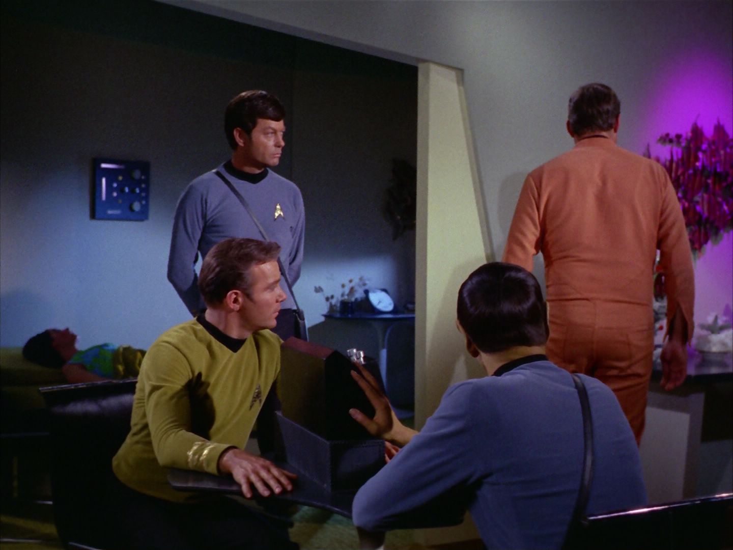 ariane179254_StarTrek_2x09_Metamorphosis_1542.jpg