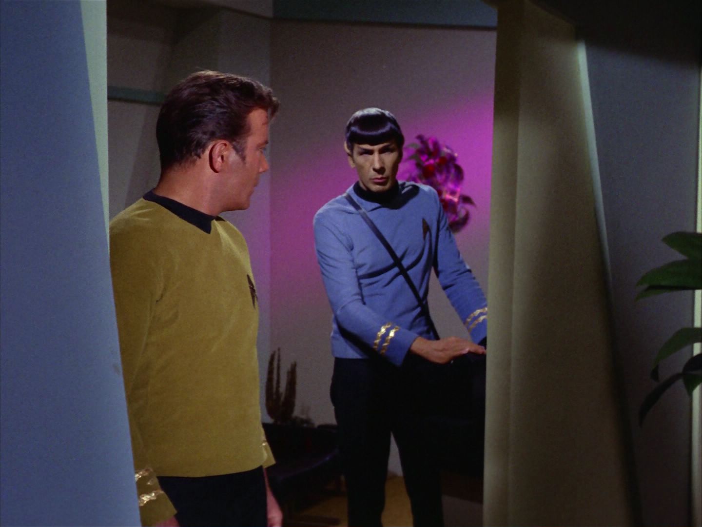 ariane179254_StarTrek_2x09_Metamorphosis_1652.jpg