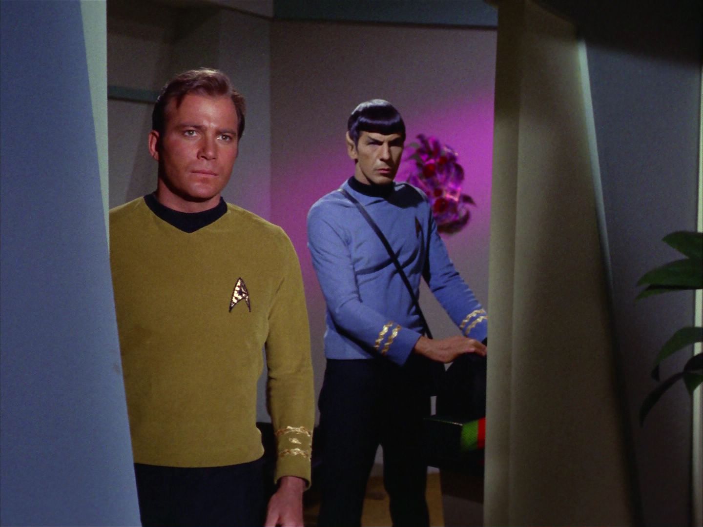 ariane179254_StarTrek_2x09_Metamorphosis_1686.jpg