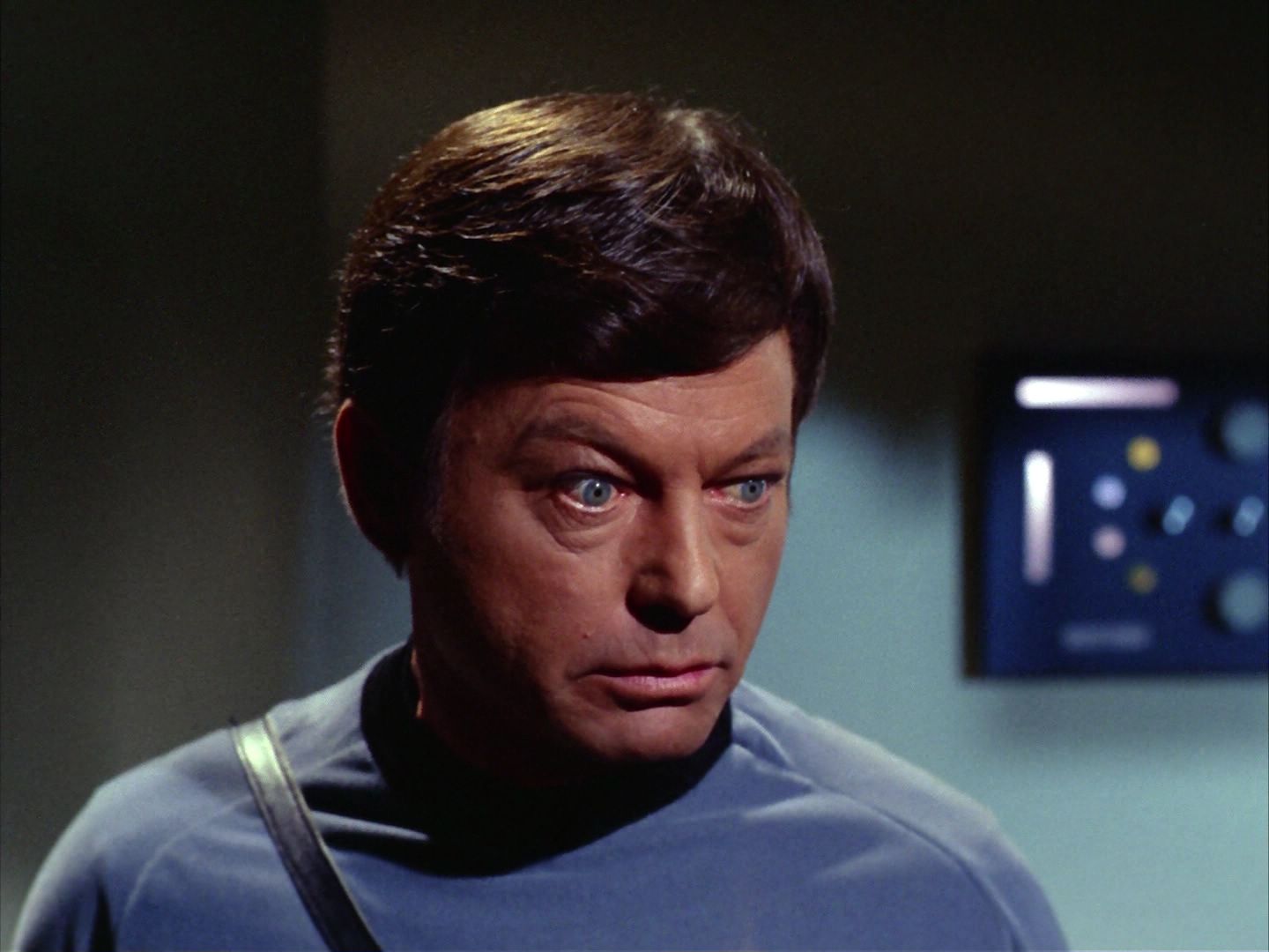 ariane179254_StarTrek_2x09_Metamorphosis_1749.jpg
