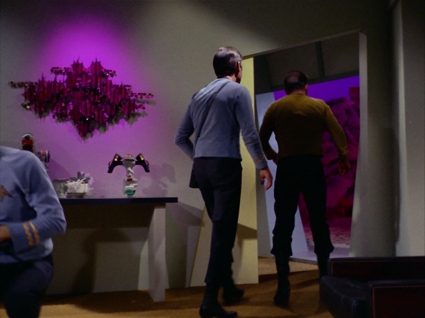 ariane179254_StarTrek_2x09_Metamorphosis_1763.jpg