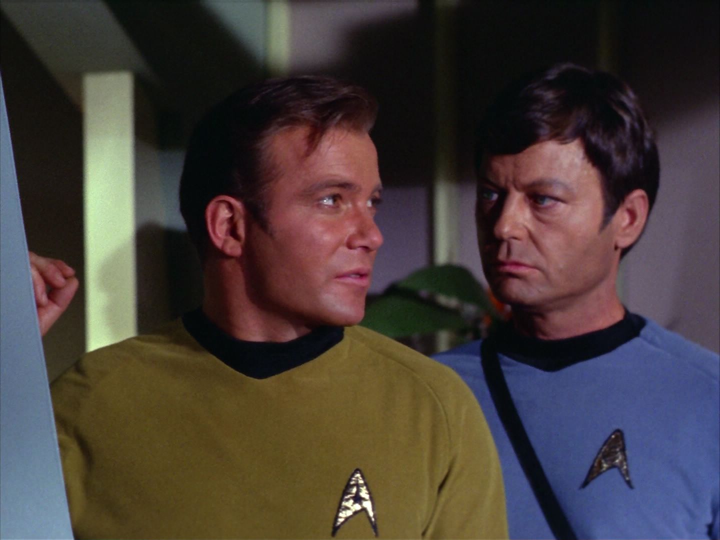 ariane179254_StarTrek_2x09_Metamorphosis_1785.jpg