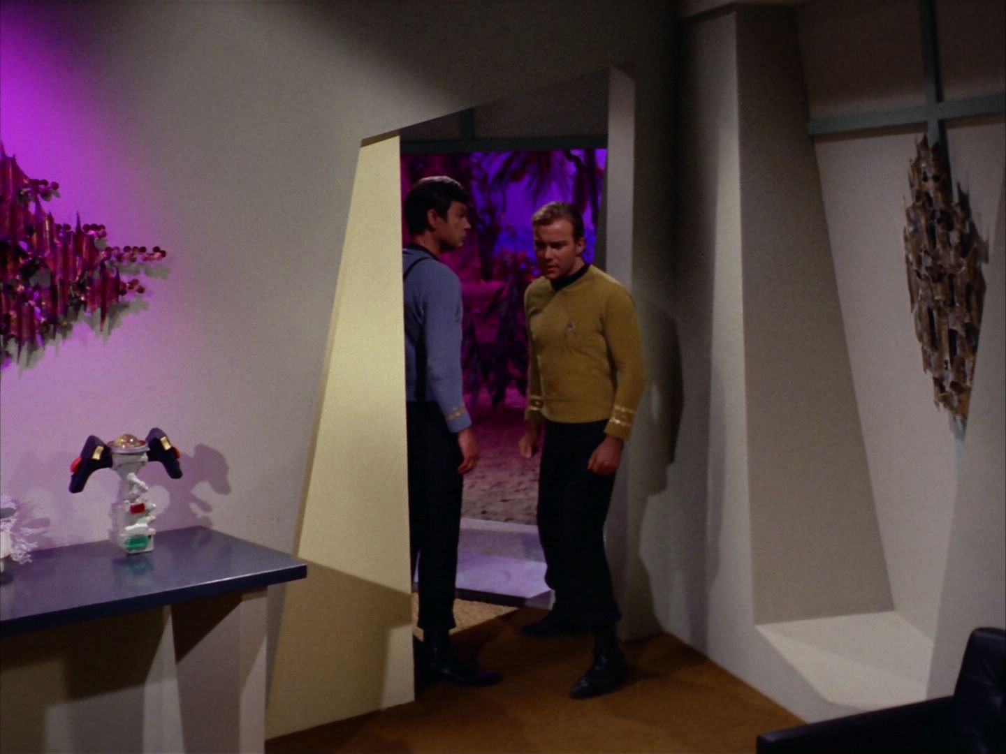 ariane179254_StarTrek_2x09_Metamorphosis_1821.jpg