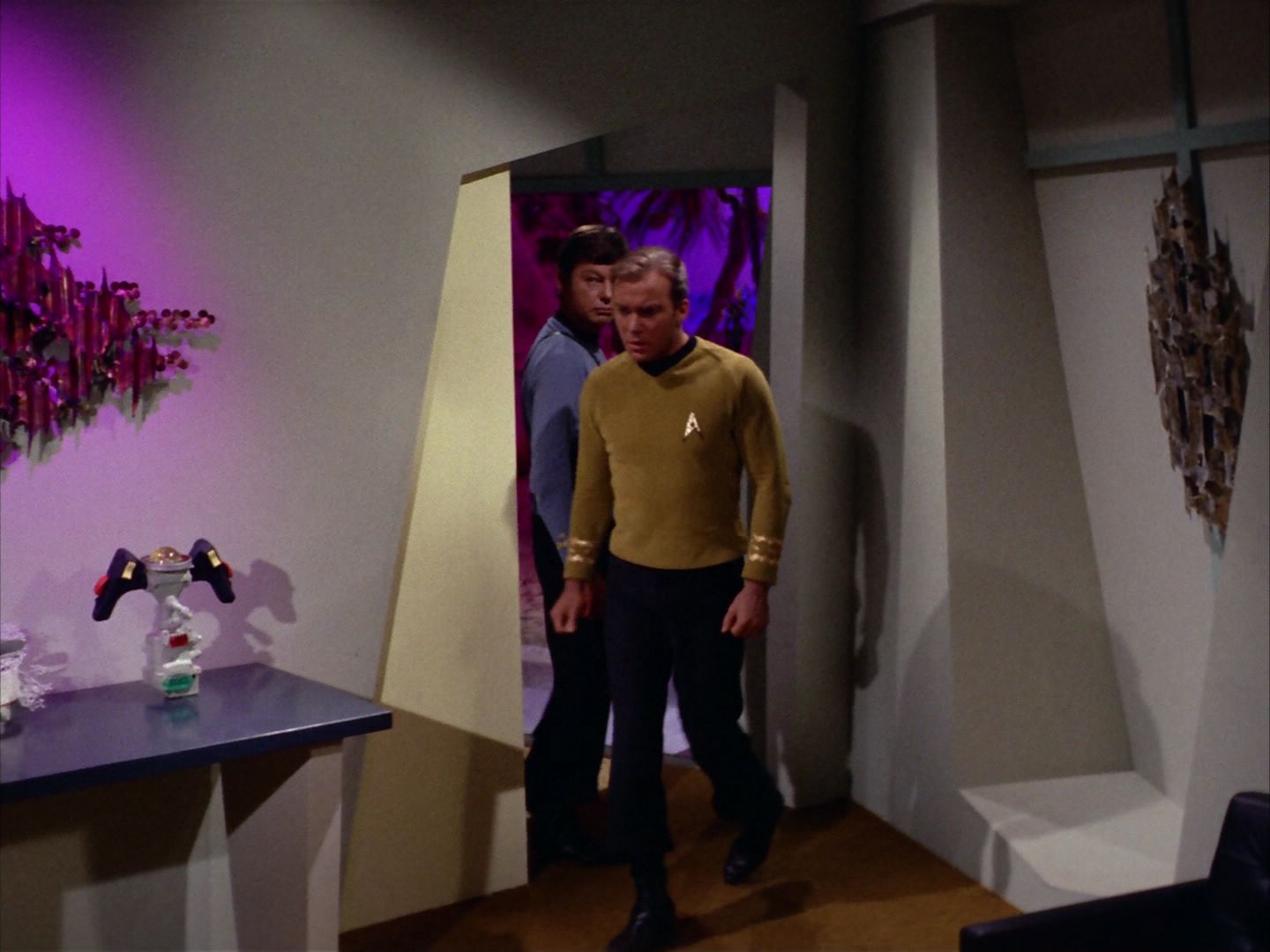 ariane179254_StarTrek_2x09_Metamorphosis_1822.jpg