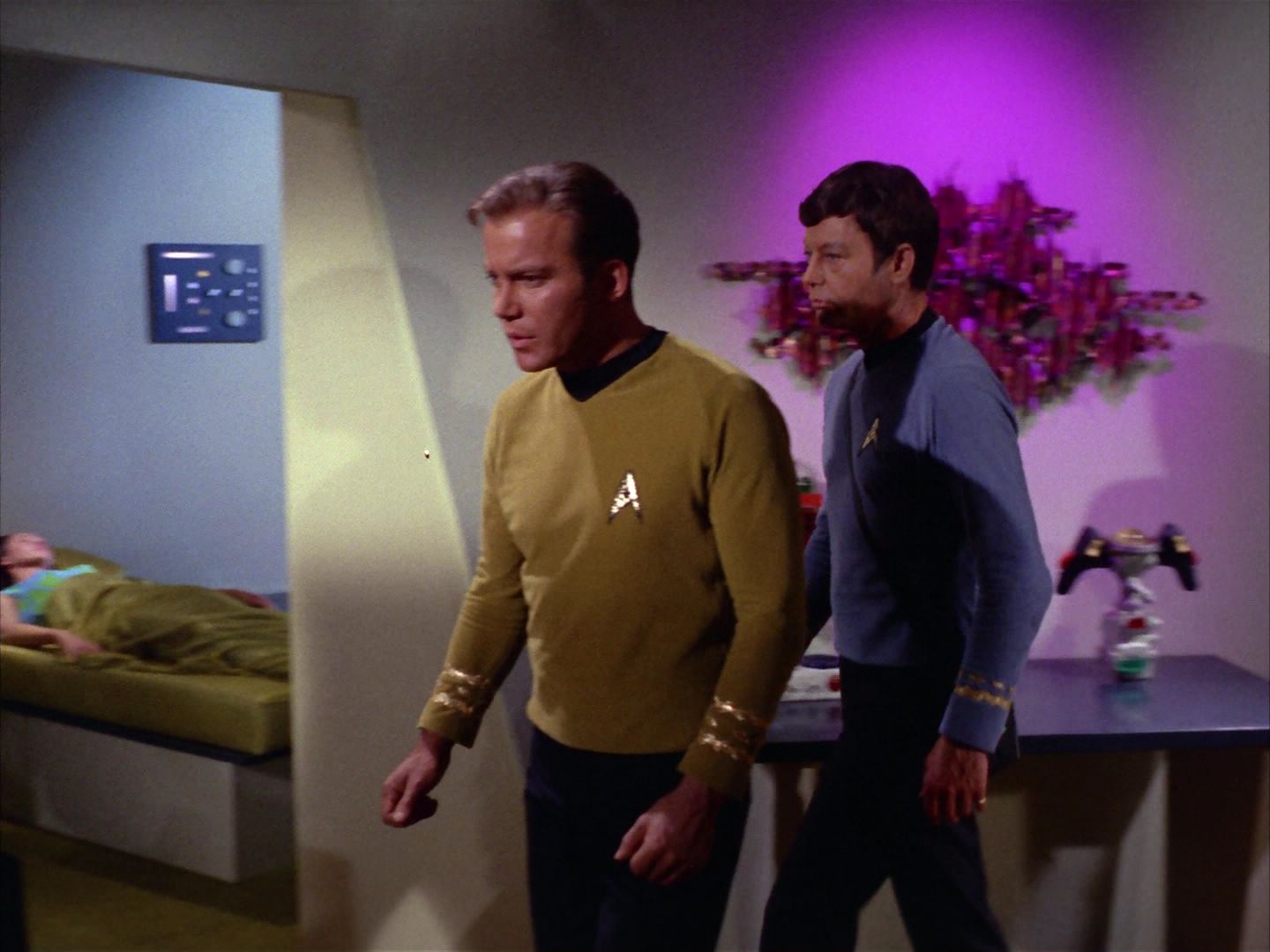 ariane179254_StarTrek_2x09_Metamorphosis_1826.jpg