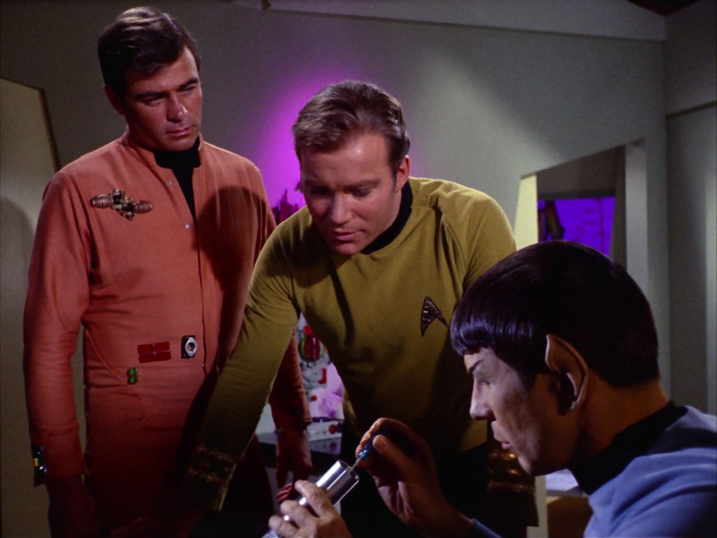 ariane179254_StarTrek_2x09_Metamorphosis_2016.jpg