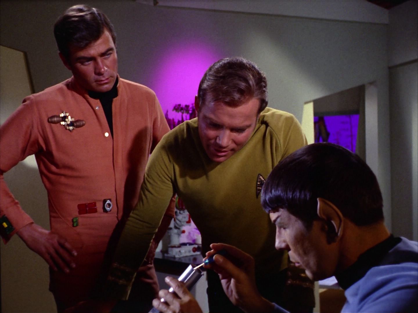 ariane179254_StarTrek_2x09_Metamorphosis_2030.jpg