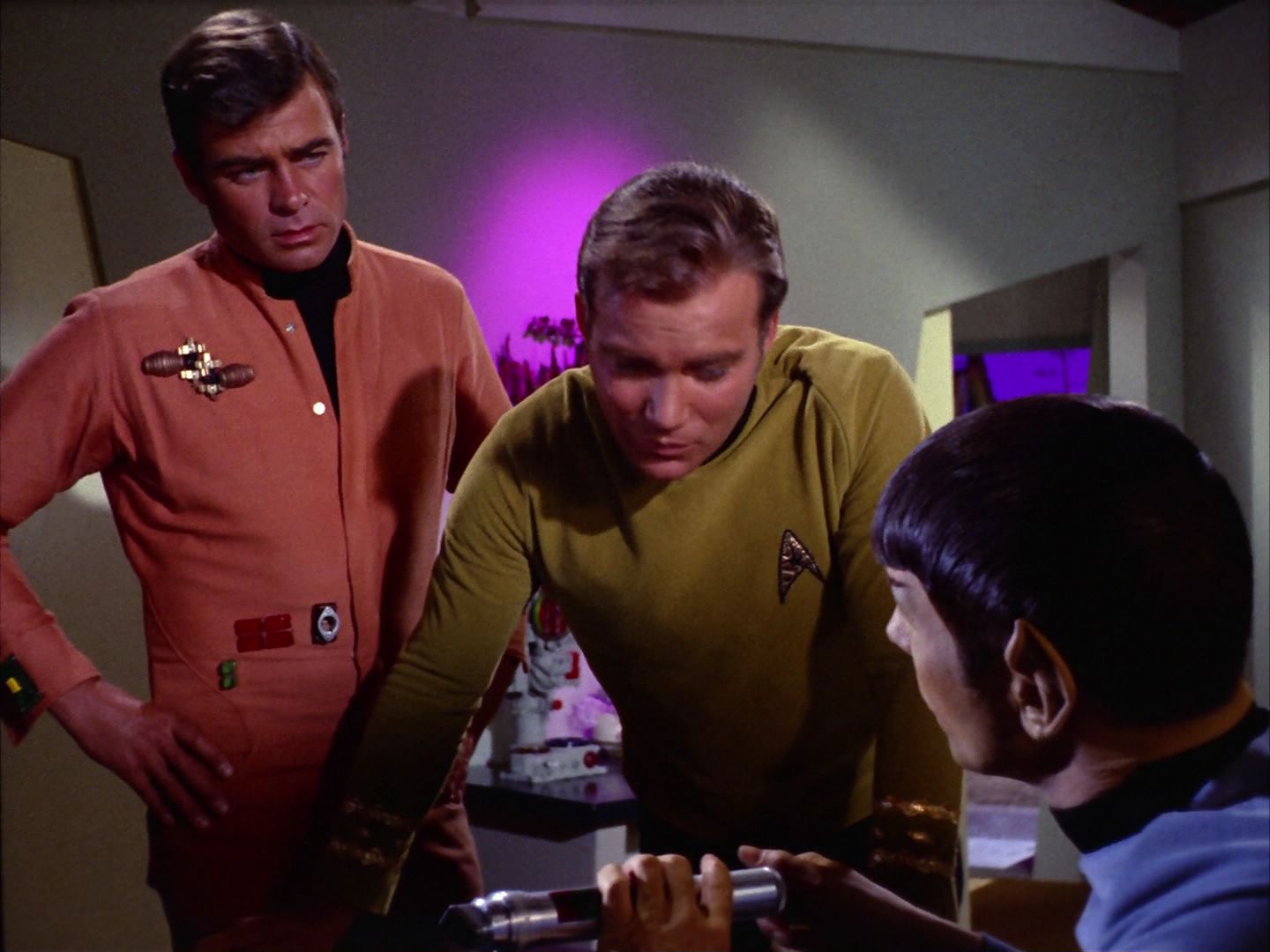 ariane179254_StarTrek_2x09_Metamorphosis_2036.jpg