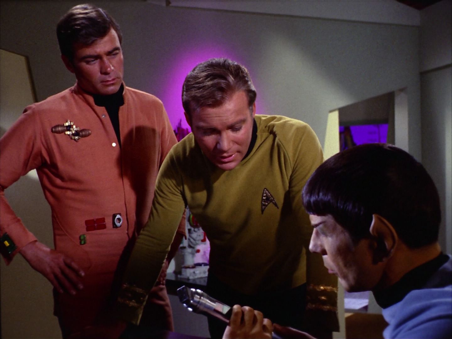 ariane179254_StarTrek_2x09_Metamorphosis_2044.jpg