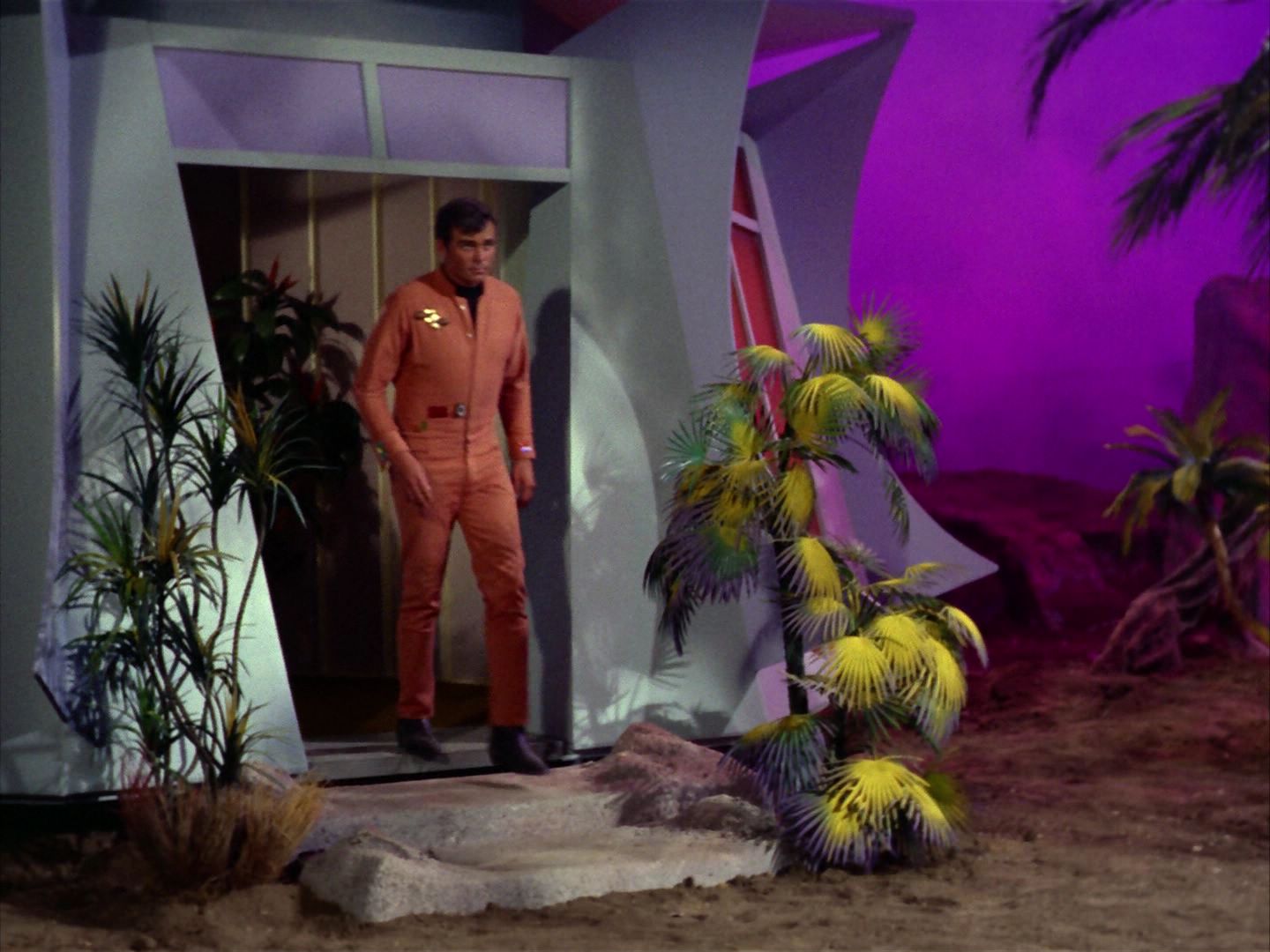 ariane179254_StarTrek_2x09_Metamorphosis_2058.jpg
